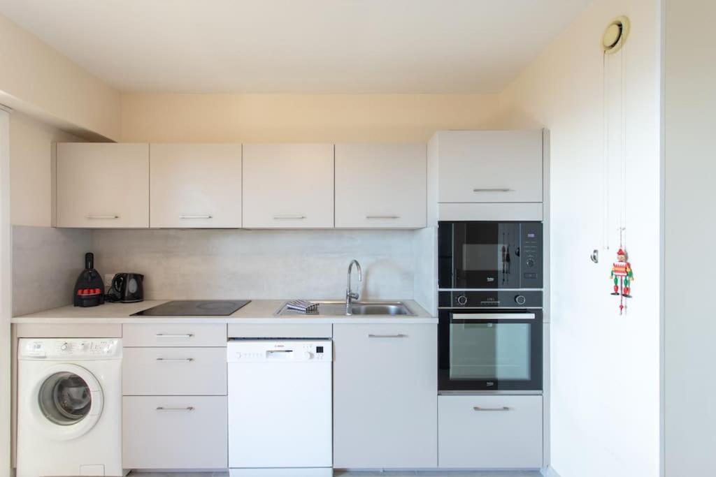 L11 Claire Fontaine Sea View 2 Bdr Ac Parking Swiming Pool Apartment Nice